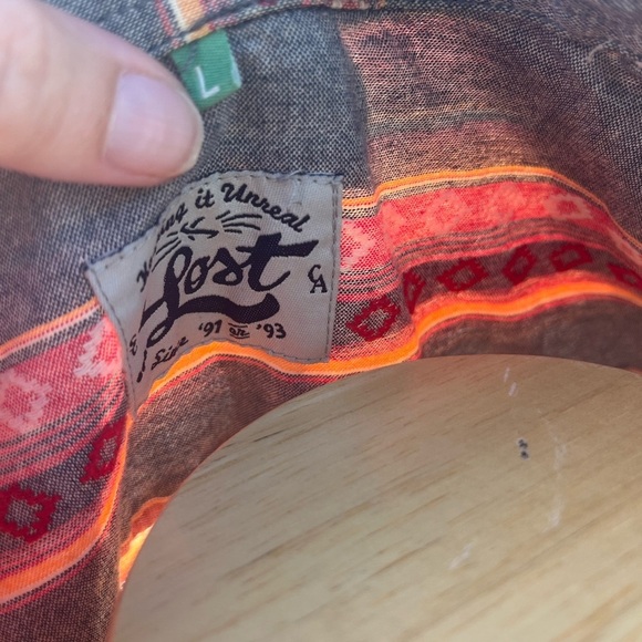 Lost 100% cotton Size Large short shelve button down. - Picture 7 of 8